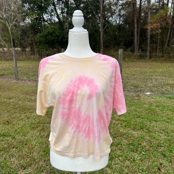LAST CHANCE 7/31 Tye Dye Top - Picture 1 of 3